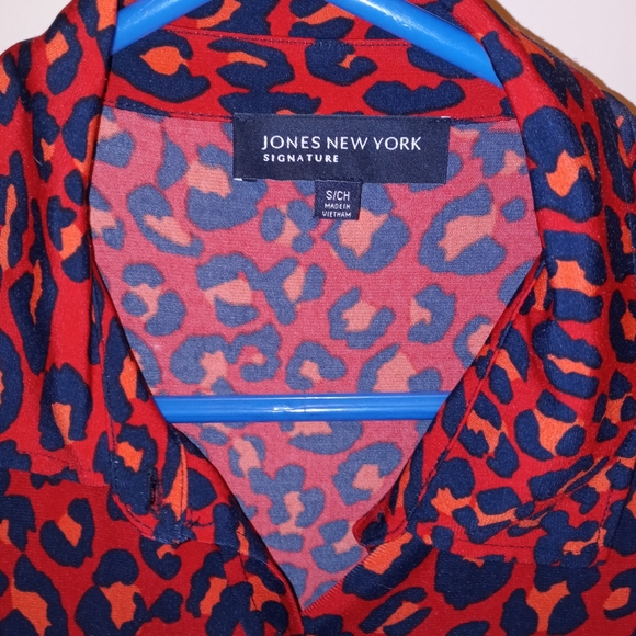 Jones Signature Leopard Print Blouse - Picture 2 of 4